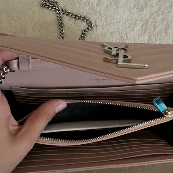 Saint Laurent Cassandre Chain Wallet - Picture 4 of 5